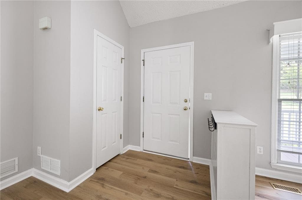 3 bedroom, 3 bathroom, 2,194 sq ft single family residence for sale at 347 Viola Drive, Dallas, GA 30157 — photo 4