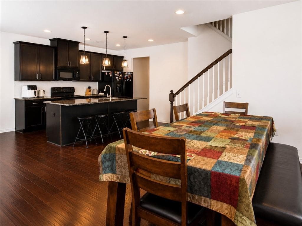 3 bedroom, 3 bathroom, 1,956 sq ft townhouse for sale at 7808 Rutgers Circle, Fairburn, GA 30213 — photo 4
