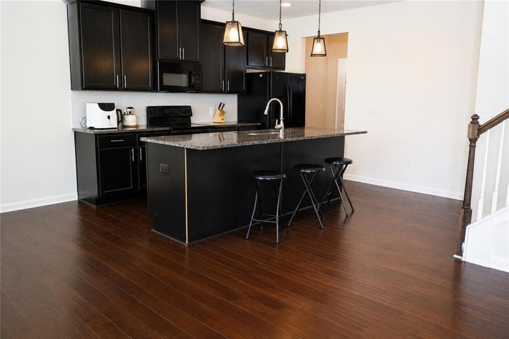 3 bedroom, 3 bathroom, 1,956 sq ft townhouse for sale at 7808 Rutgers Circle, Fairburn, GA 30213 — photo 5