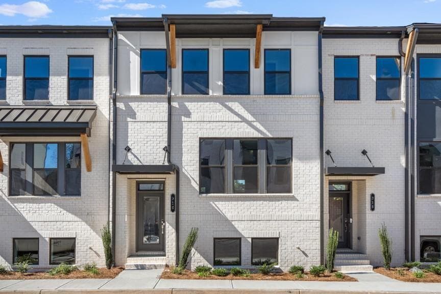 4 bedroom, 4 bathroom, 2,347 sq ft townhouse for rent at 312 Cornett Way, Lawrenceville, GA 30046 for $2,849 a month — photo 1 of 40