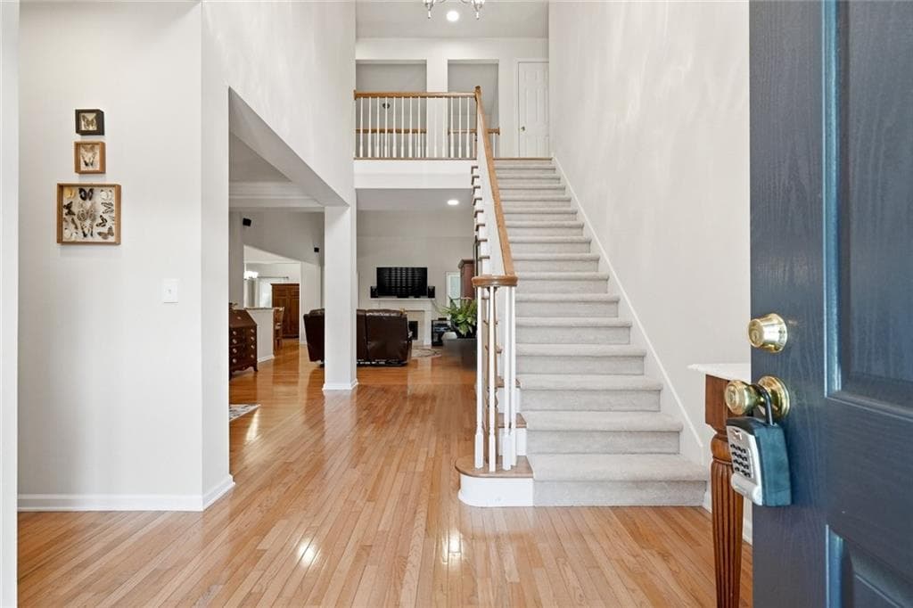 3 bedroom, 3 bathroom, 2,480 sq ft single family residence under contract at 2400 Mirrabeau Court, Marietta, GA 30066 — photo 3