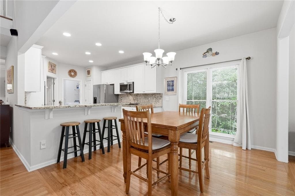 3 bedroom, 3 bathroom, 2,480 sq ft single family residence under contract at 2400 Mirrabeau Court, Marietta, GA 30066 — photo 7
