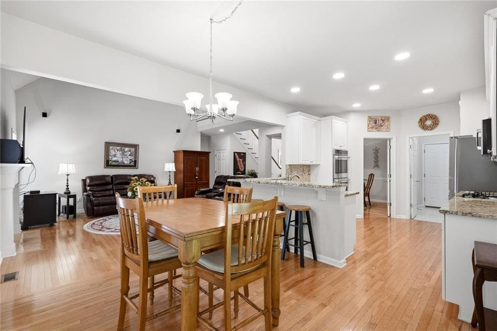 3 bedroom, 3 bathroom, 2,480 sq ft single family residence under contract at 2400 Mirrabeau Court, Marietta, GA 30066 — photo 8