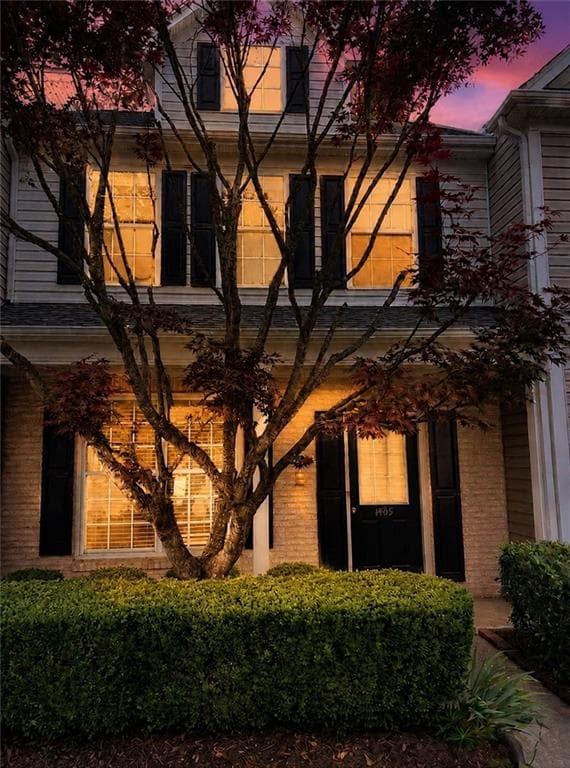 2 bedroom, 3 bathroom, 1,218 sq ft townhouse for sale at 1465 Kilmington Court, Alpharetta, GA 30009