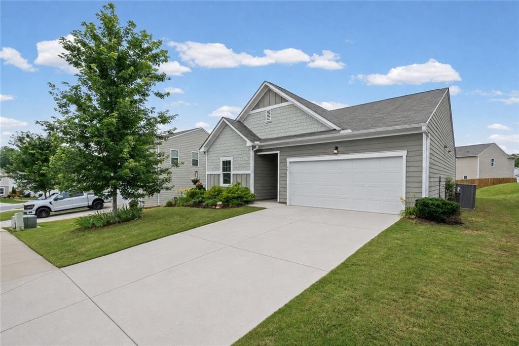3 bedroom, 2 bathroom, 1,663 sq ft single family residence for sale at 77 Shepard Drive, Dawsonville, GA 30534 — photo 2