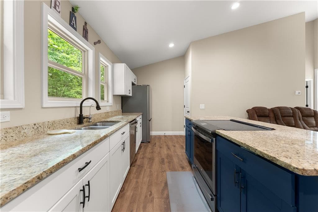 3 bedroom, 3 bathroom, 1,728 sq ft single family residence for sale at 308 Fowler Creek Drive, Cleveland, GA 30528 — photo 8