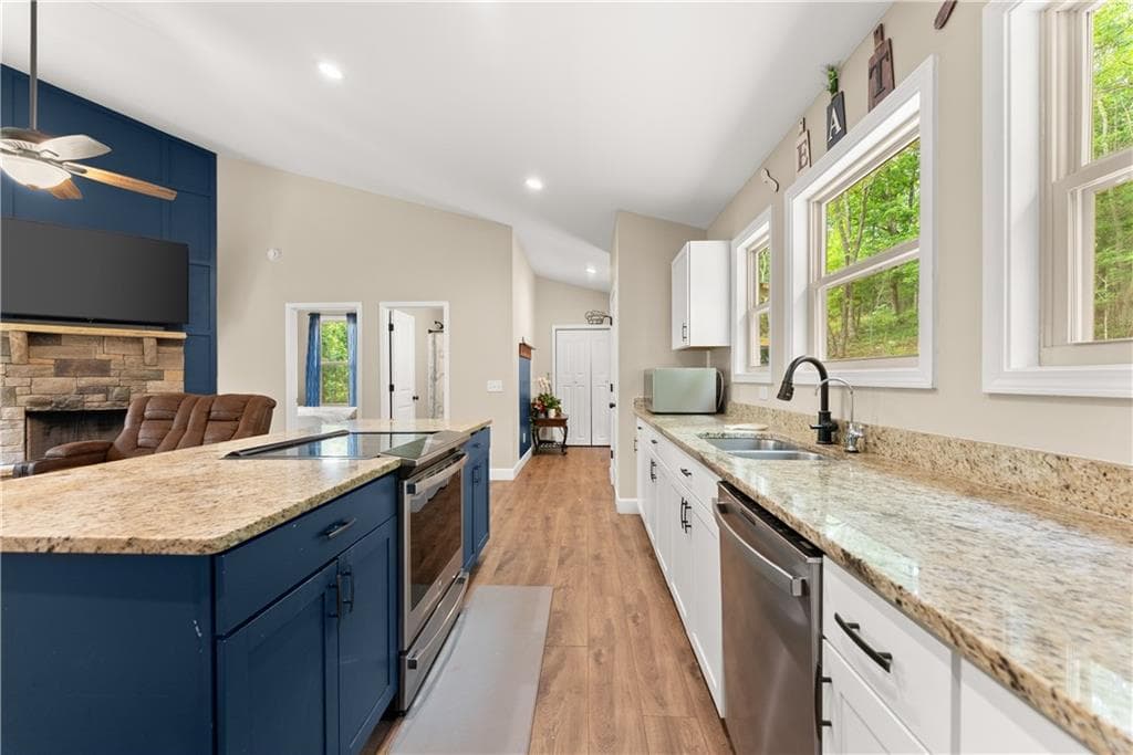 3 bedroom, 3 bathroom, 1,728 sq ft single family residence for sale at 308 Fowler Creek Drive, Cleveland, GA 30528 — photo 10