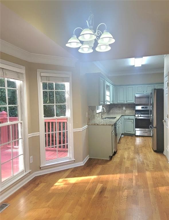 6 bedroom, 4 bathroom, 3,480 sq ft single family residence for sale at 5549 Wynhall Drive, Peachtree Corners, GA 30071 — photo 5