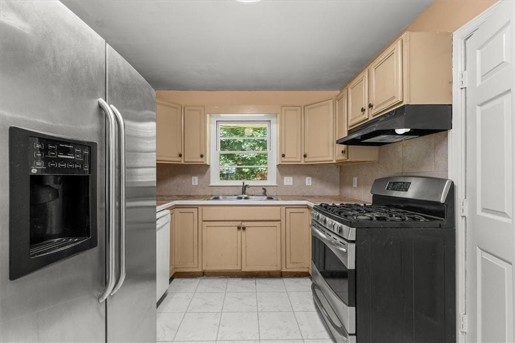 3 bedroom, 1 bathroom, 1,283 sq ft single family residence for sale at 330 Roberts Street, Lawrenceville, GA 30046 — photo 9