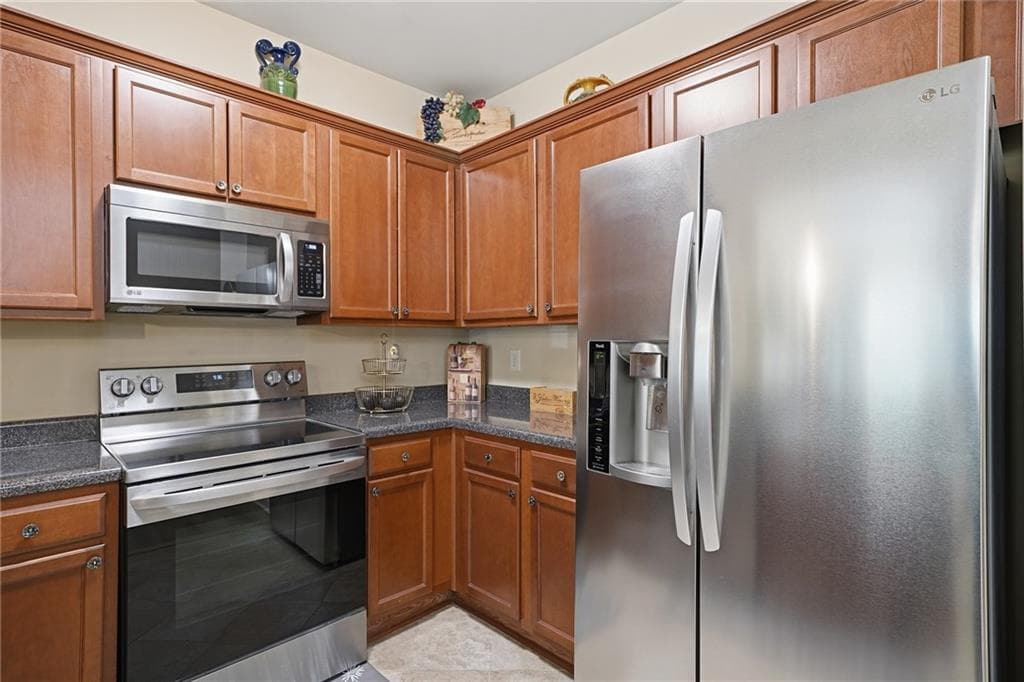 3 bedroom, 3 bathroom, 1,832 sq ft townhouse for sale at 608 Myers Gate Road, Ball Ground, GA 30107 — photo 5