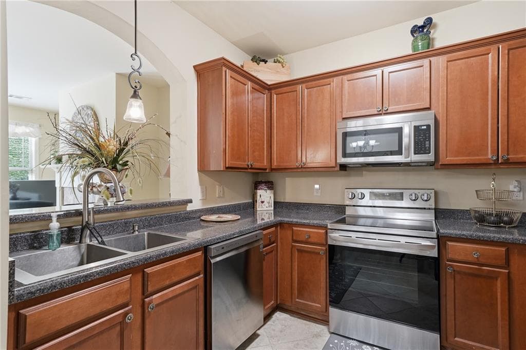 3 bedroom, 3 bathroom, 1,832 sq ft townhouse for sale at 608 Myers Gate Road, Ball Ground, GA 30107 — photo 6