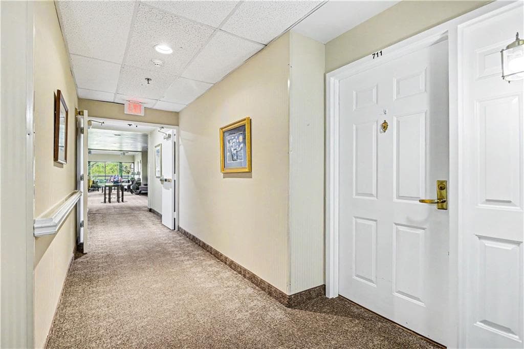 1 bedroom, 1 bathroom, 800 sq ft condominium for sale at 1800 Clairmont Lake 711, Decatur, GA 30033 — photo 5