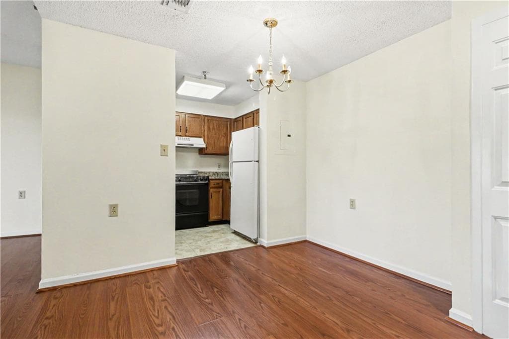 1 bedroom, 1 bathroom, 800 sq ft condominium for sale at 1800 Clairmont Lake 711, Decatur, GA 30033 — photo 10