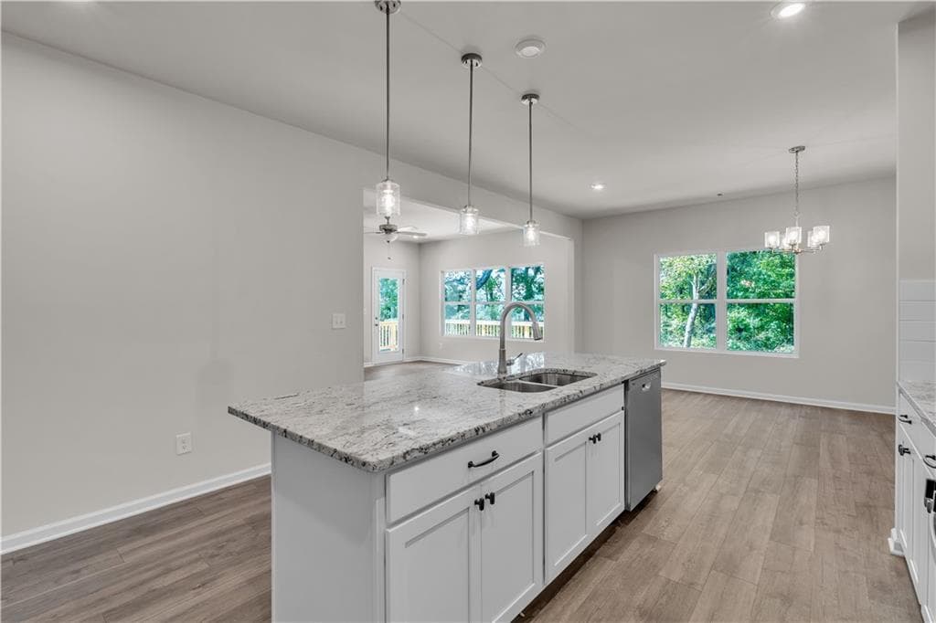 4 bedroom, 3 bathroom, 2,032 sq ft single family residence for sale at 4690 Glore Road, Mableton, GA 30126 — photo 8
