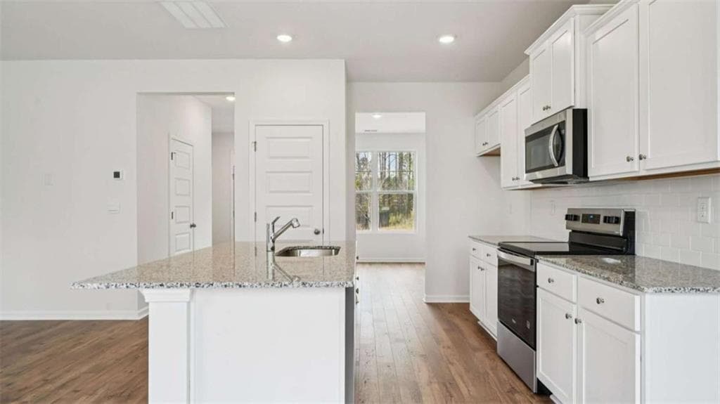 3 bedroom, 3 bathroom, 1,663 sq ft single family residence under contract at 5477 Cypress Circle, College Park, GA 30349 — photo 9