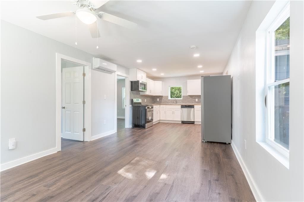 2 bedroom, 1 bathroom, 752 sq ft single family residence for sale at 808 Davis Street, Monroe, GA 30655 — photo 6