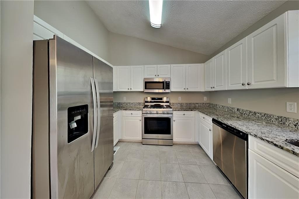 3 bedroom, 3 bathroom, 1,876 sq ft single family residence for rent at 37 Christopher Drive, Hiram, GA 30141 for $2,075 a month — photo 4