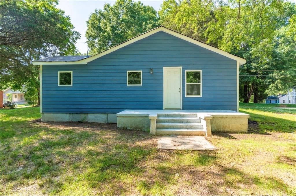 2 bedroom, 1 bathroom, 752 sq ft single family residence for sale at 808 Davis Street, Monroe, GA 30655 — photo 3