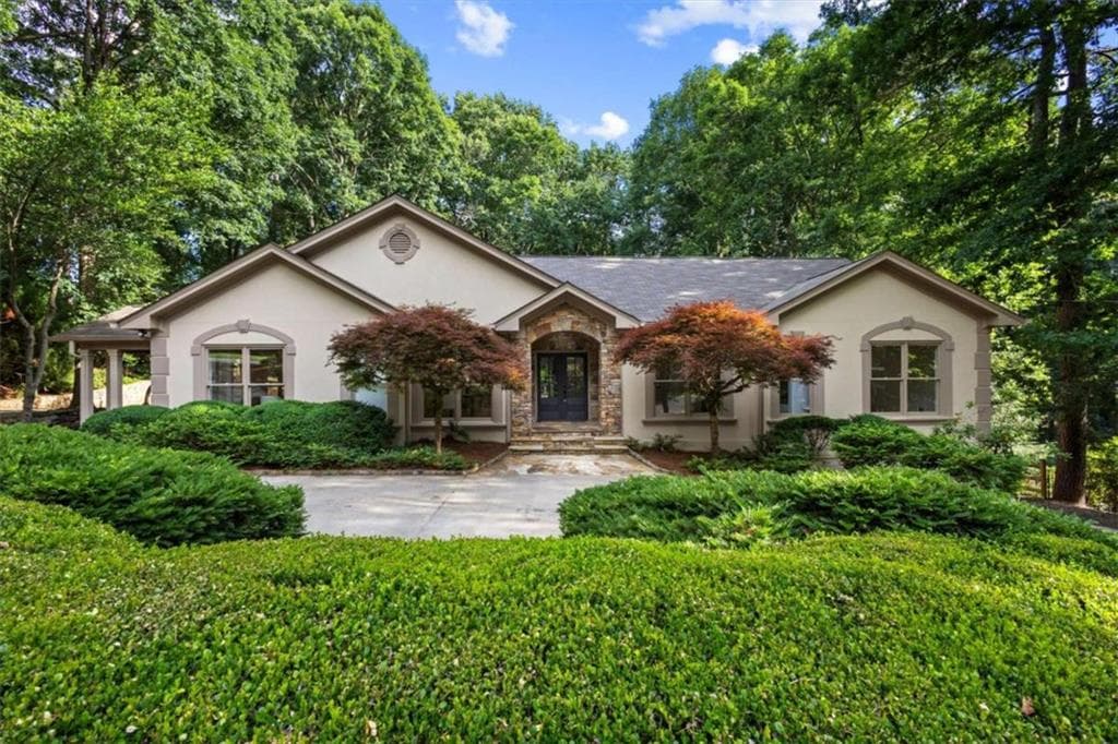 3 bedroom, 3 bathroom, 5,952 sq ft single family residence sold at 8920 Huntcliff Trce, Atlanta, GA 30350