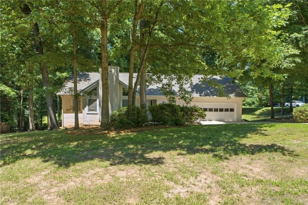 3 bedroom, 3 bathroom, 1,702 sq ft single family residence under contract at 3650 Southlake Circle, Cumming, GA 30041