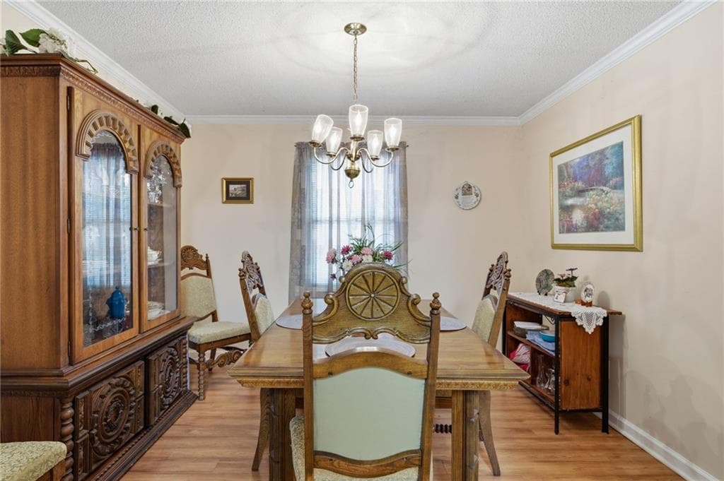3 bedroom, 3 bathroom, 1,702 sq ft single family residence under contract at 3650 Southlake Circle, Cumming, GA 30041 — photo 5