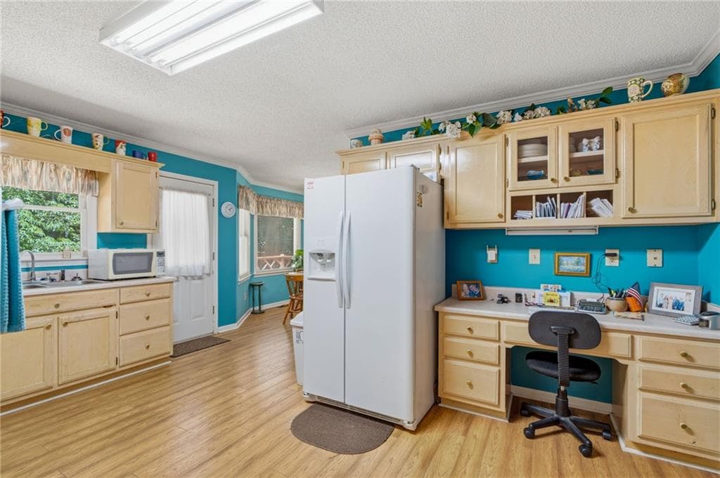 3 bedroom, 3 bathroom, 1,702 sq ft single family residence under contract at 3650 Southlake Circle, Cumming, GA 30041 — photo 8