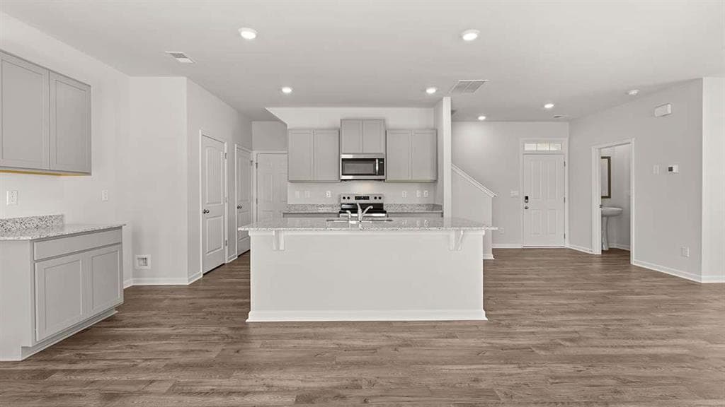 4 bedroom, 3 bathroom, 1,927 sq ft single family residence under contract at 5441 Brightwater Street, College Park, GA 30349 — photo 4
