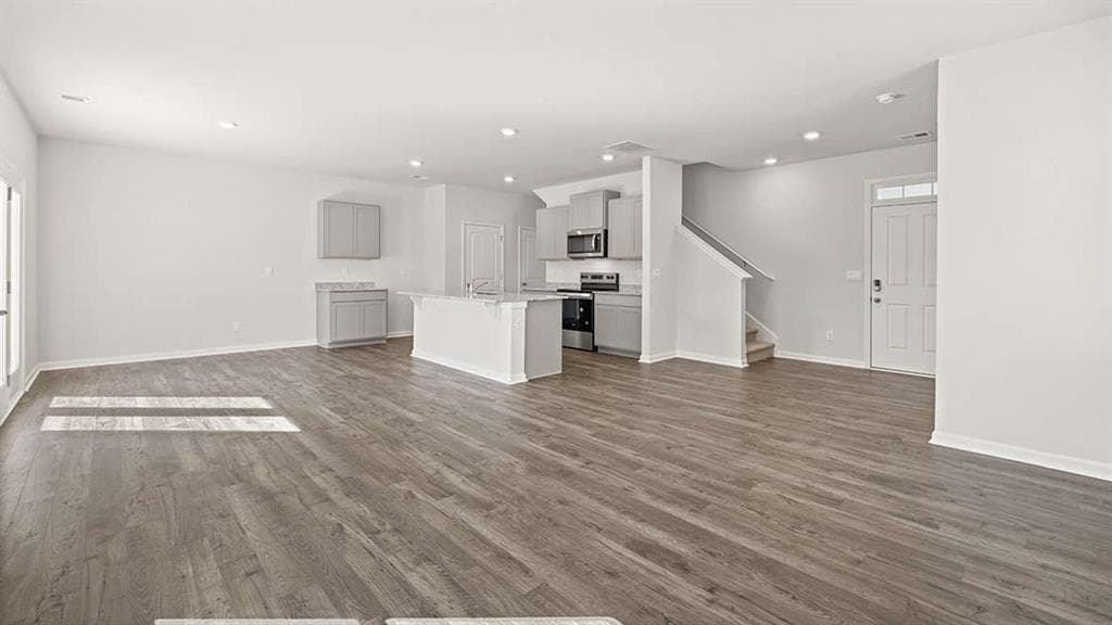 4 bedroom, 3 bathroom, 1,927 sq ft single family residence under contract at 5441 Brightwater Street, College Park, GA 30349 — photo 7