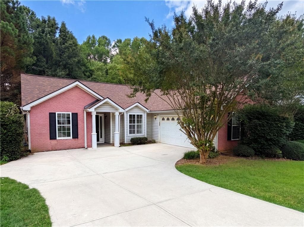 3 bedroom, 2 bathroom, 1,496 sq ft single family residence for sale at 179 Rockport Drive, Mcdonough, GA 30253