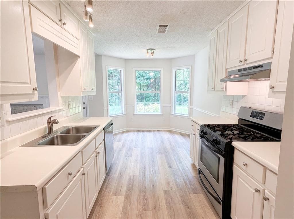 3 bedroom, 2 bathroom, 1,496 sq ft single family residence for sale at 179 Rockport Drive, Mcdonough, GA 30253 — photo 4