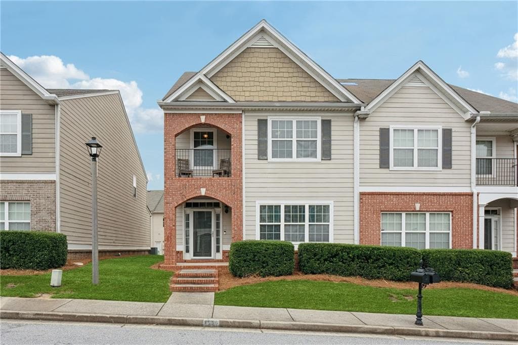 3 bedroom, 3 bathroom, 1,684 sq ft townhouse for sale at 7556 Rutgers Circle, Fairburn, GA 30213 — photo 2