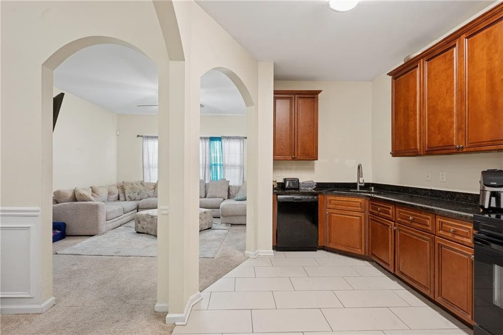 3 bedroom, 3 bathroom, 1,684 sq ft townhouse for sale at 7556 Rutgers Circle, Fairburn, GA 30213 — photo 8