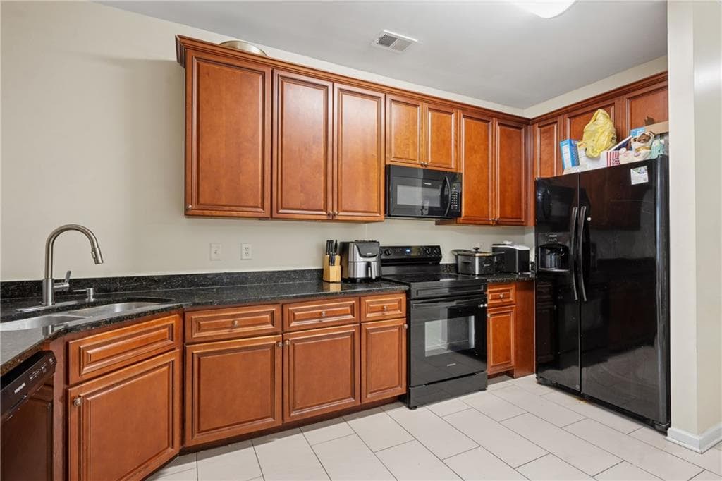 3 bedroom, 3 bathroom, 1,684 sq ft townhouse for sale at 7556 Rutgers Circle, Fairburn, GA 30213 — photo 9