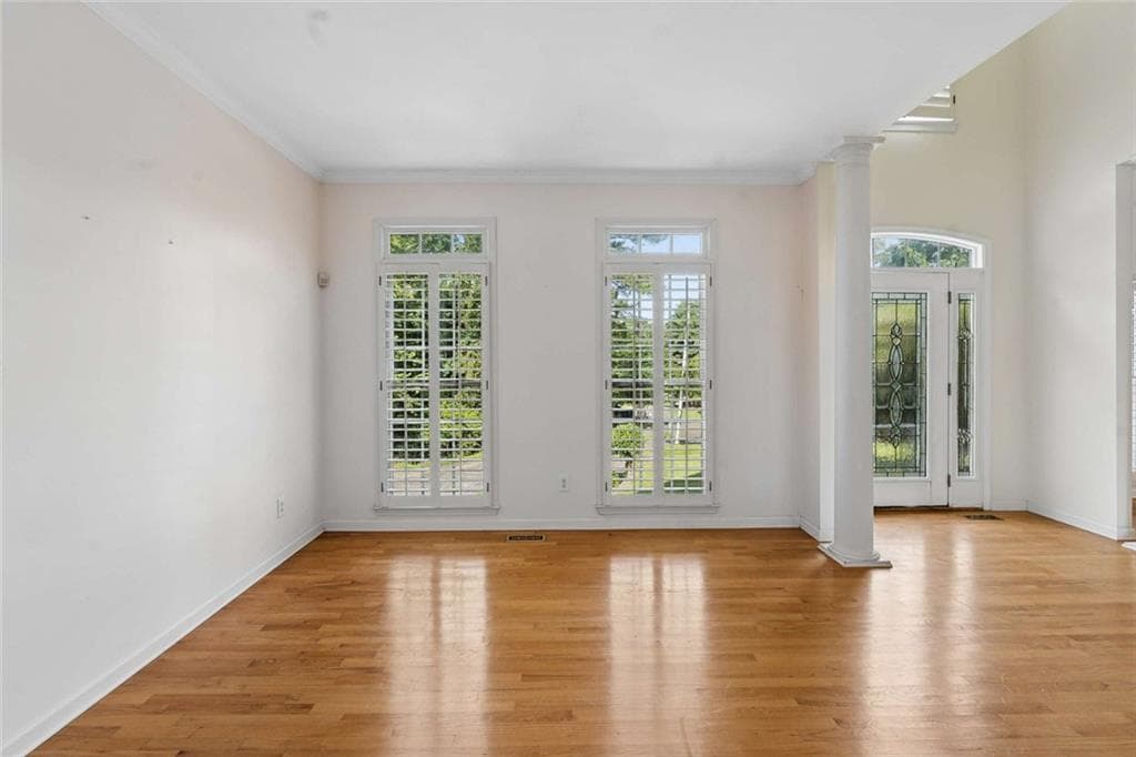 3 bedroom, 3 bathroom, 2,703 sq ft single family residence for sale at 5630 Williams Shores Drive, Cumming, GA 30041 — photo 8
