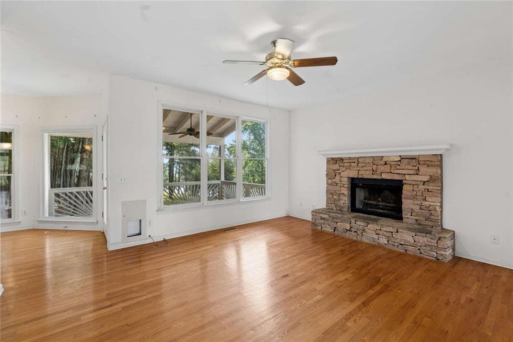 3 bedroom, 3 bathroom, 2,703 sq ft single family residence for sale at 5630 Williams Shores Drive, Cumming, GA 30041 — photo 9