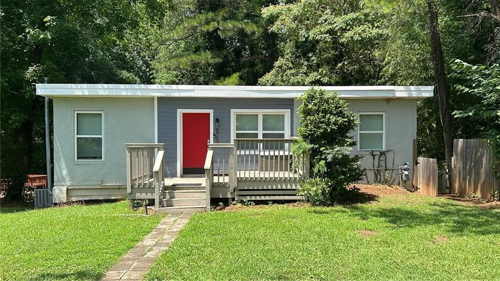 3 bedroom, 2 bathroom, 752 sq ft single family residence for sale at 2963 Redwine Road, East Point, GA 30344 — photo 2