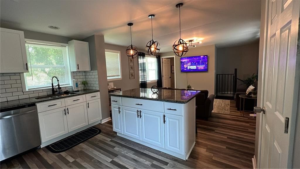 3 bedroom, 2 bathroom, 752 sq ft single family residence for sale at 2963 Redwine Road, East Point, GA 30344 — photo 7