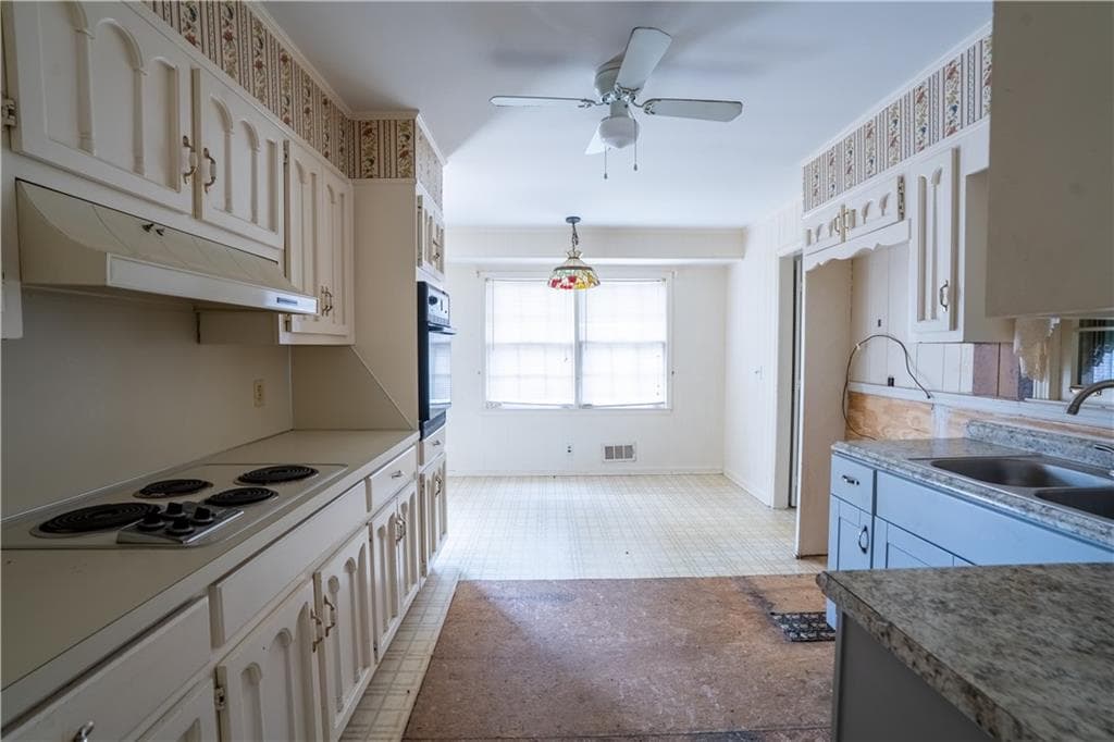 3 bedroom, 2 bathroom, 1,832 sq ft single family residence for sale at 1334 Sherri Lane, Sugar Hill, GA 30518 — photo 4