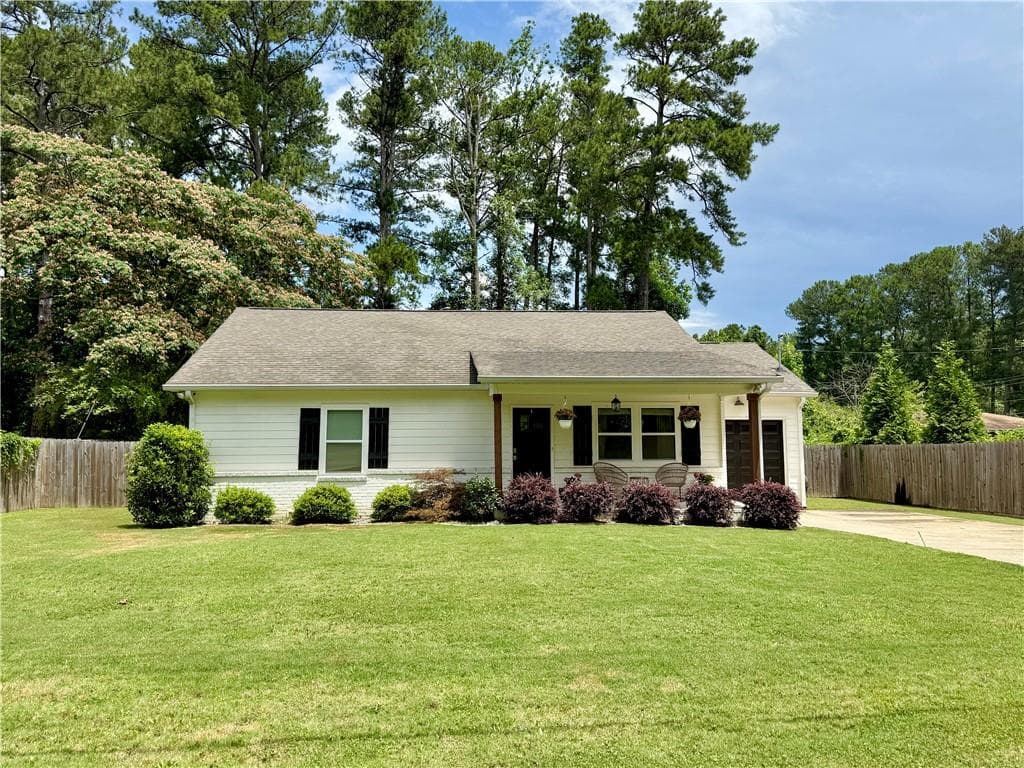 3 bedroom, 2 bathroom, 1,520 sq ft single family residence sold at 2676 Horseshoe Bend Road, Marietta, GA 30064