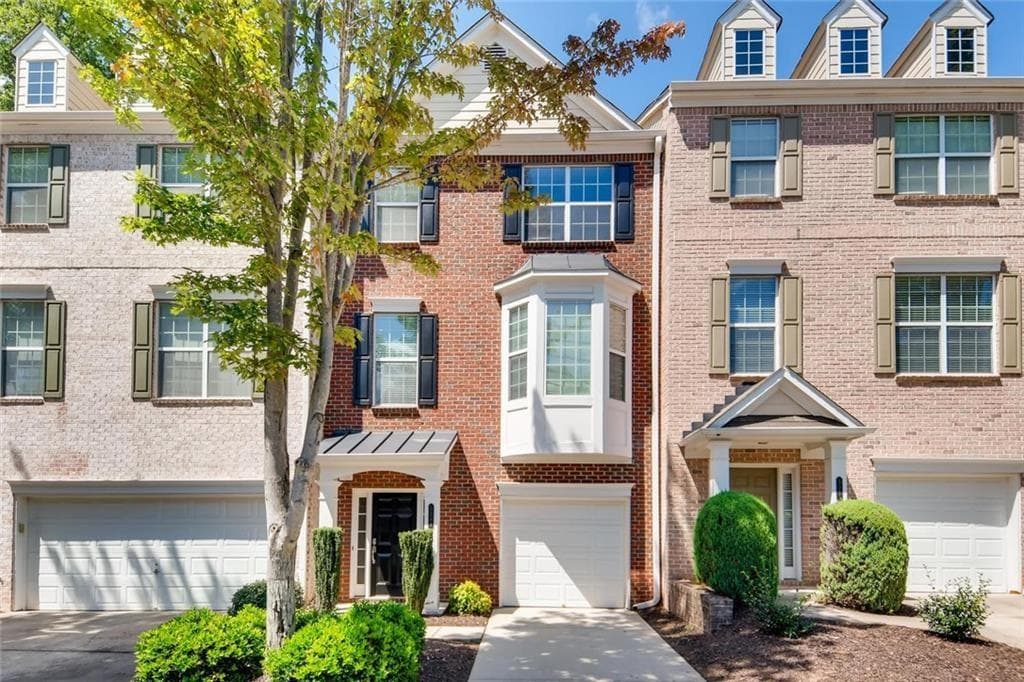 3 bedroom, 4 bathroom, 2,019 sq ft townhouse for rent at 5288 Wellsley Bend, Alpharetta, GA 30005 for $2,500 a month — photo 1 of 11