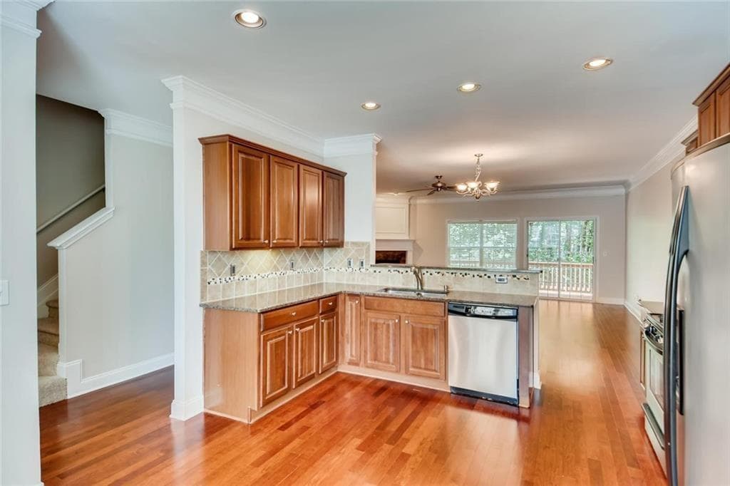 3 bedroom, 4 bathroom, 2,019 sq ft townhouse for rent at 5288 Wellsley Bend, Alpharetta, GA 30005 for $2,500 a month — photo 3