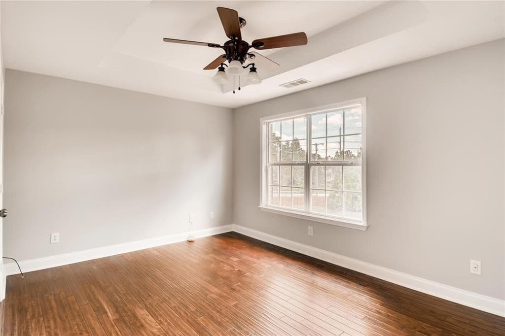 3 bedroom, 4 bathroom, 2,019 sq ft townhouse for rent at 5288 Wellsley Bend, Alpharetta, GA 30005 for $2,500 a month — photo 8