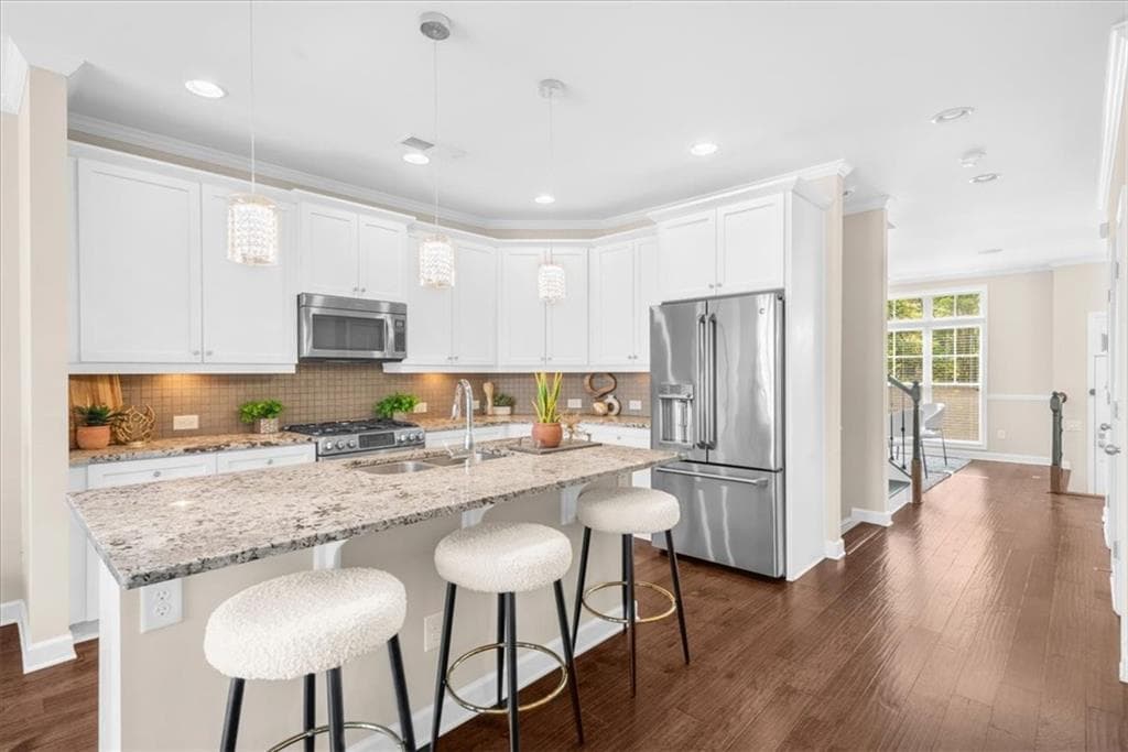 3 bedroom, 4 bathroom, 2,046 sq ft townhouse under contract at 2255 Lavista Court, Atlanta, GA 30324 — photo 8