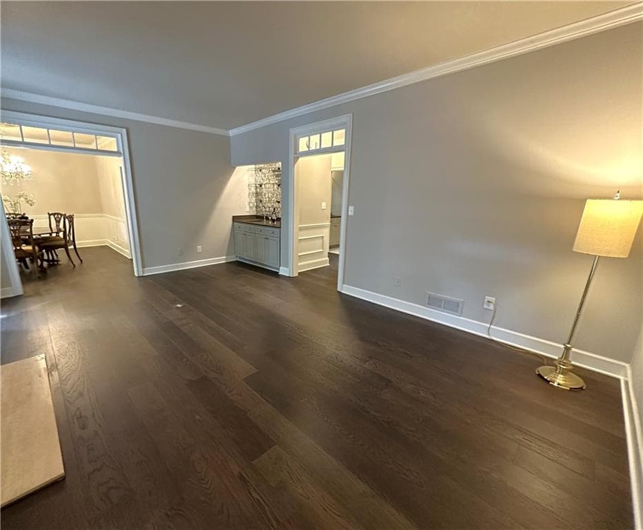 3 bedroom, 3 bathroom, 2,152 sq ft townhouse under contract at 7155 Roswell Road 3, Sandy Springs, GA 30328 — photo 8