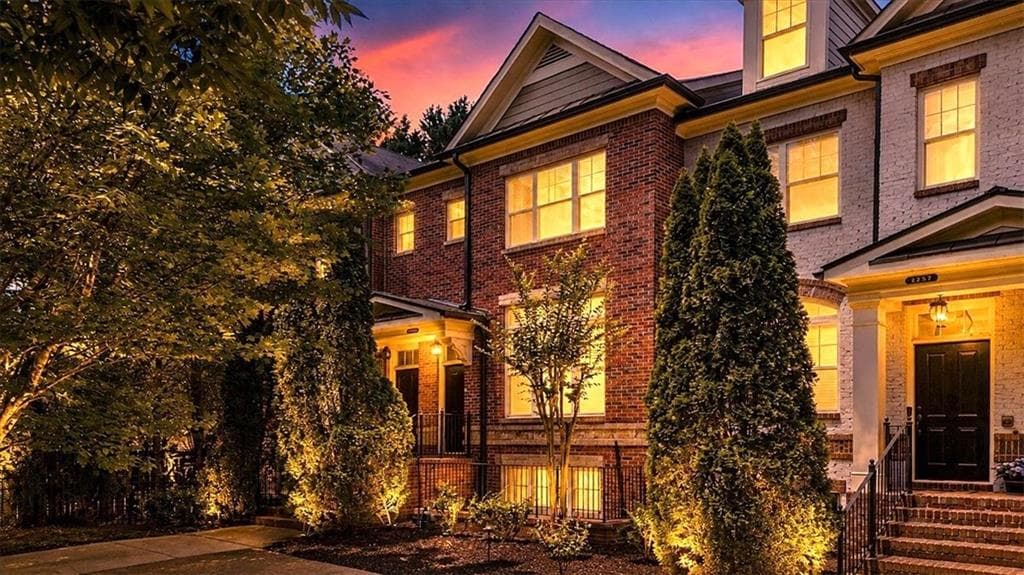 3 bedroom, 4 bathroom, 2,046 sq ft townhouse under contract at 2255 Lavista Court, Atlanta, GA 30324