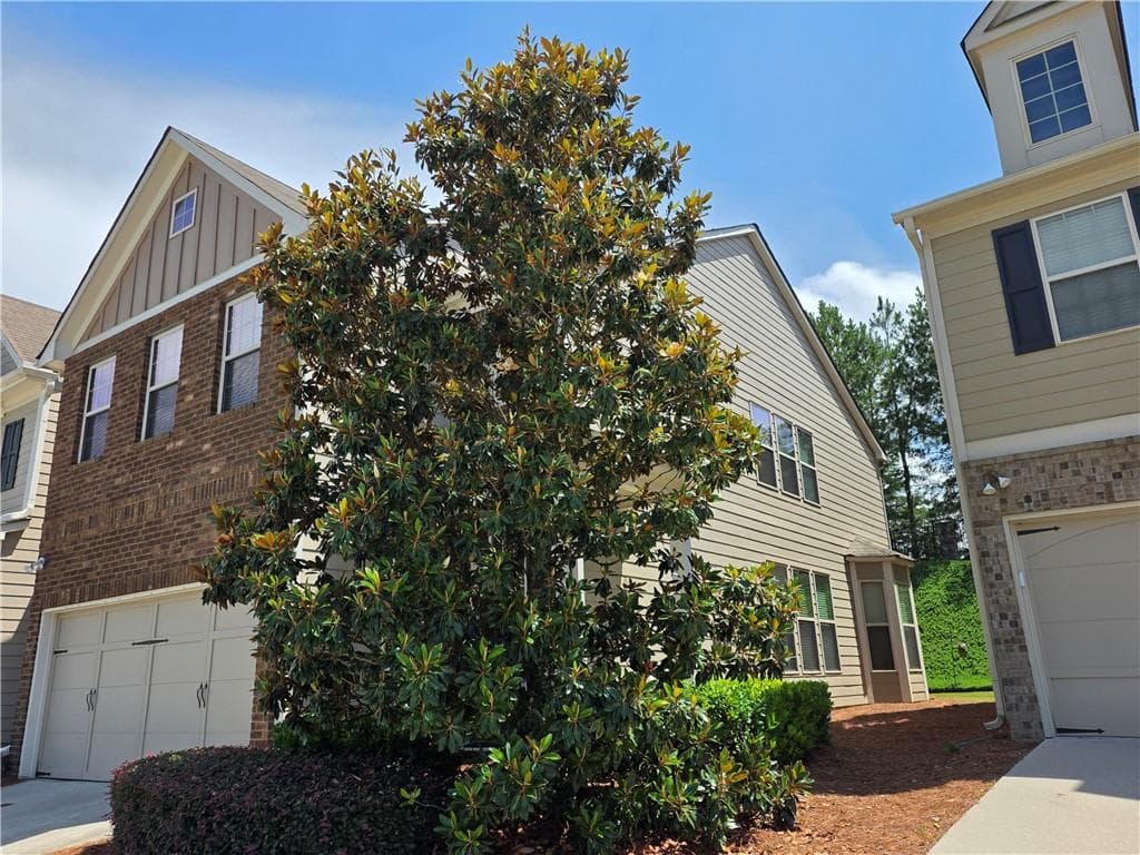 3 bedroom, 3 bathroom, 1,954 sq ft townhouse for sale at 3334 Sardis Bend Drive, Buford, GA 30519 — photo 3