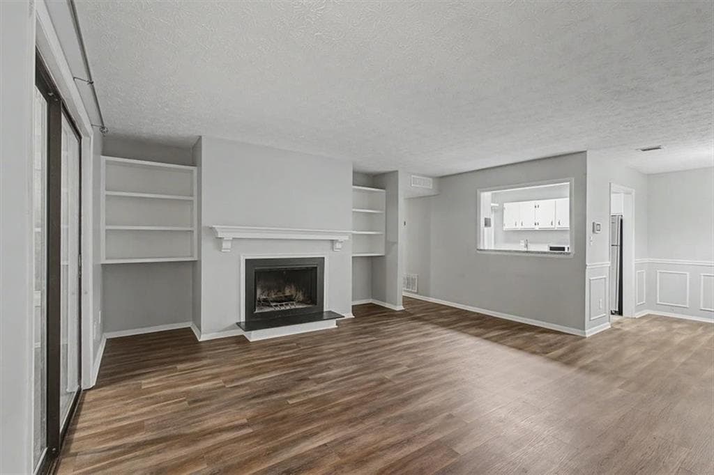 2 bedroom, 2 bathroom, 1,166 sq ft condominium under contract at 319 Smokerise Circle, Marietta, GA 30067 — photo 8