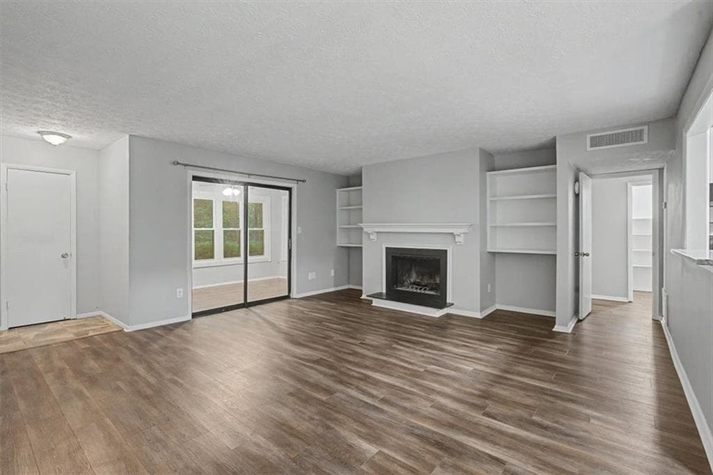 2 bedroom, 2 bathroom, 1,166 sq ft condominium under contract at 319 Smokerise Circle, Marietta, GA 30067 — photo 9