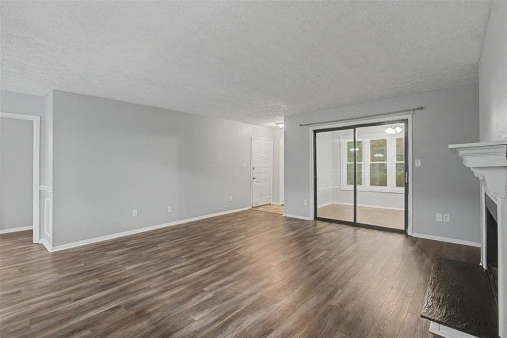 2 bedroom, 2 bathroom, 1,166 sq ft condominium under contract at 319 Smokerise Circle, Marietta, GA 30067 — photo 10
