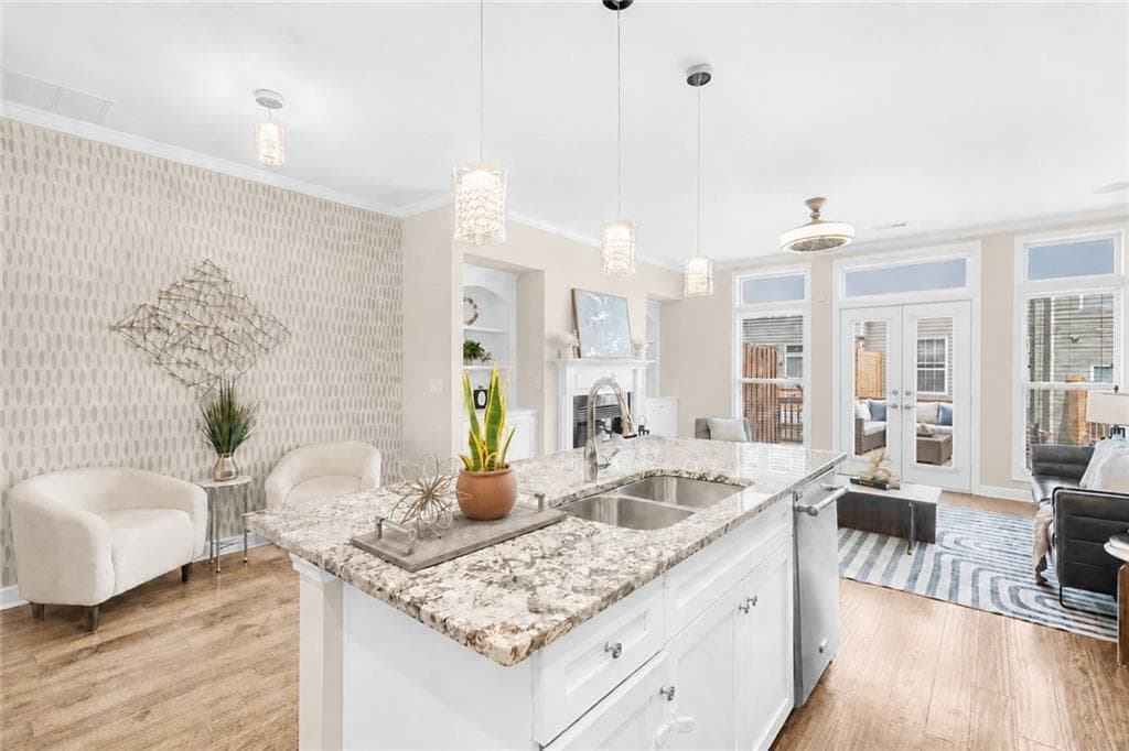 3 bedroom, 4 bathroom, 2,046 sq ft townhouse under contract at 2255 Lavista Court, Atlanta, GA 30324 — photo 2